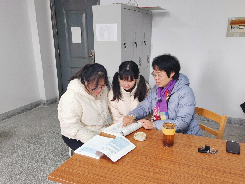 张建新.jpg 张建新.jpg